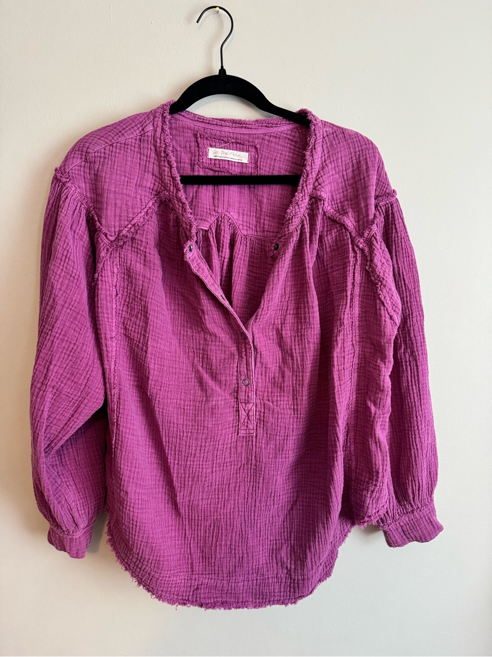 We the Free PURPLE LONG SLEEVE ROUNDED HEM BEACH DAY HENLEY PULLOVER TOP Sz l